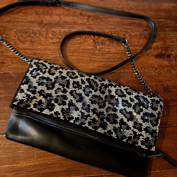 Aldo NWOT Black and Silver animal print  Women's clutch - Picture 2 of 7